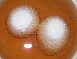 おや?卵から泡が・・・